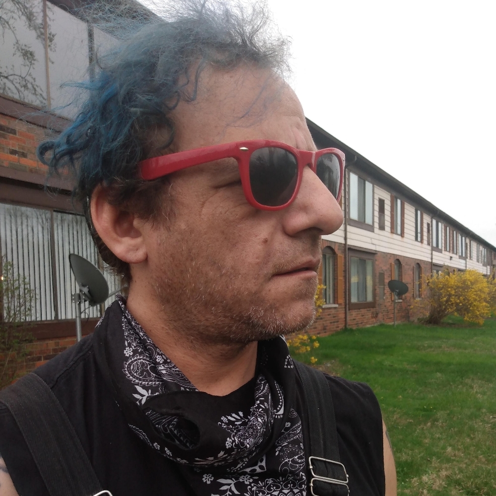 https://posh.mk/zsDqL5X2j6